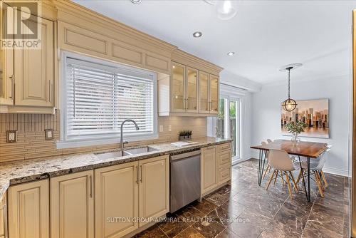 24 Lucerne Drive, Vaughan, ON - Indoor Photo Showing Kitchen With Upgraded Kitchen