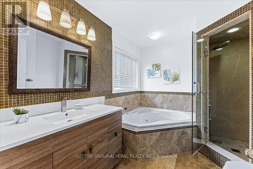 24 Lucerne Drive, Vaughan, ON - Indoor Photo Showing Bathroom