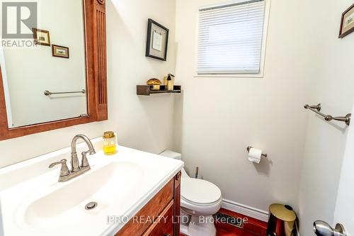 42 Lund Street, Richmond Hill, ON - Indoor Photo Showing Bathroom