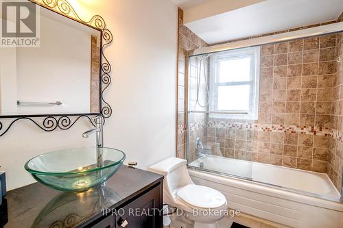 42 Lund Street, Richmond Hill, ON - Indoor Photo Showing Bathroom