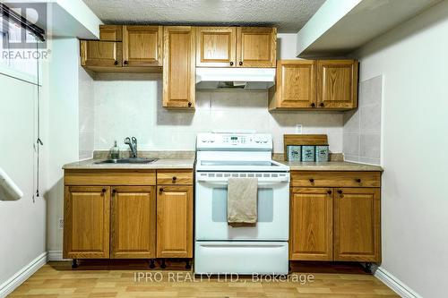 42 Lund Street, Richmond Hill, ON - Indoor Photo Showing Kitchen