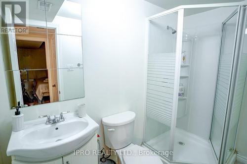 42 Lund Street, Richmond Hill, ON - Indoor Photo Showing Bathroom