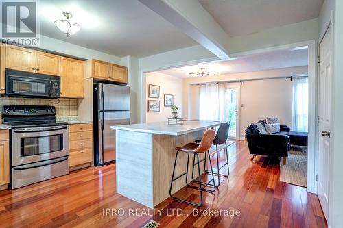 42 Lund Street, Richmond Hill, ON - Indoor Photo Showing Kitchen