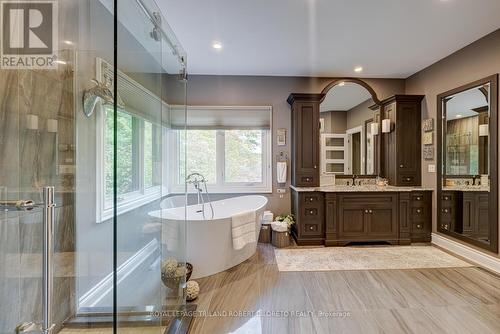 82 Chestnut Court, London, ON - Indoor Photo Showing Bathroom