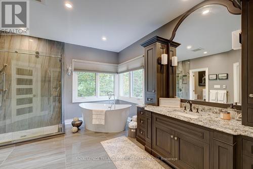 82 Chestnut Court, London, ON - Indoor Photo Showing Bathroom