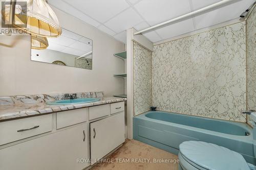 2099 Balharrie Avenue, Ottawa, ON - Indoor Photo Showing Bathroom