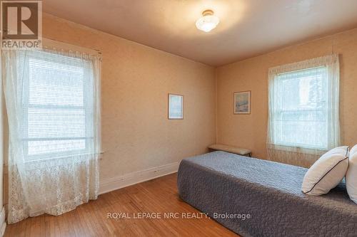 7 Chaplin Avenue, St. Catharines, ON - Indoor Photo Showing Bedroom