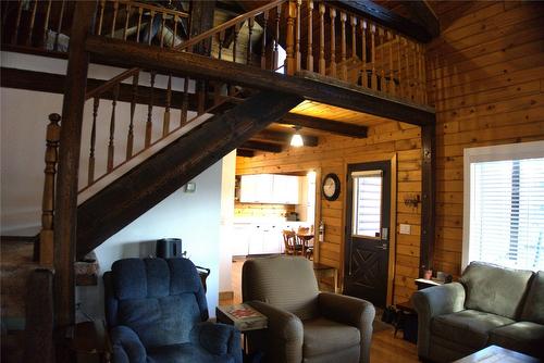 4351 Teal Road, Fairmont Hot Springs, BC - Indoor Photo Showing Living Room