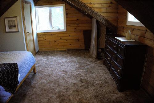 4351 Teal Road, Fairmont Hot Springs, BC - Indoor Photo Showing Bedroom