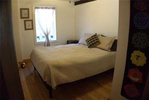 4351 Teal Road, Fairmont Hot Springs, BC - Indoor Photo Showing Bedroom