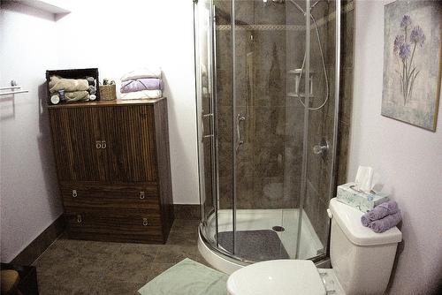 4351 Teal Road, Fairmont Hot Springs, BC - Indoor Photo Showing Bathroom