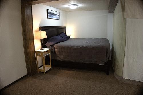 4351 Teal Road, Fairmont Hot Springs, BC - Indoor Photo Showing Bedroom