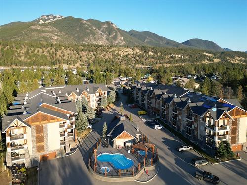 1107-7495 Columbia Avenue, Radium Hot Springs, BC - Outdoor With View