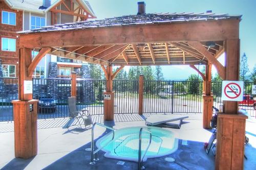 1107-7495 Columbia Avenue, Radium Hot Springs, BC - Outdoor With In Ground Pool