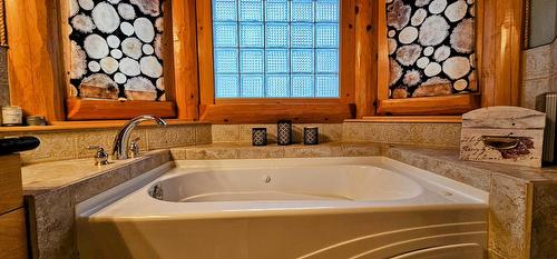 7001 Columbia Ridge Drive, Fairmont Hot Springs, BC - Indoor Photo Showing Bathroom