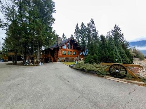 7001 Columbia Ridge Drive, Fairmont Hot Springs, BC - Outdoor