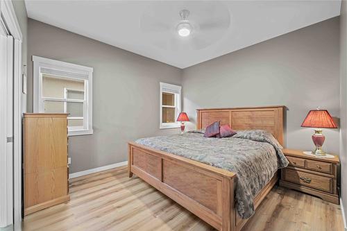 124-2920 Valleyview Drive, Kamloops, BC - Indoor Photo Showing Bedroom