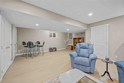 124-2920 Valleyview Drive, Kamloops, BC - Indoor Photo Showing Other Room