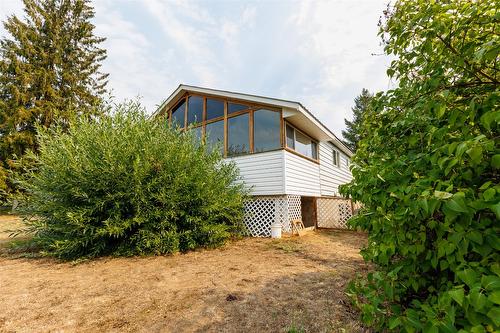 1117 15Th Avenue, Creston, BC - Outdoor