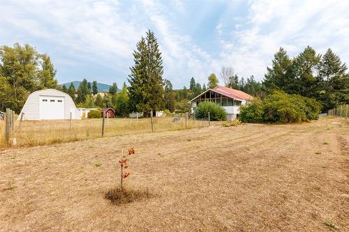 1117 15Th Avenue, Creston, BC - Outdoor