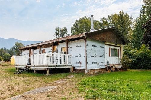 1117 15Th Avenue, Creston, BC - Outdoor With Deck Patio Veranda