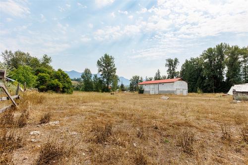 1117 15Th Avenue, Creston, BC - Outdoor