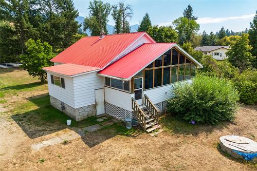 1117 15Th Avenue, Creston, BC - Outdoor