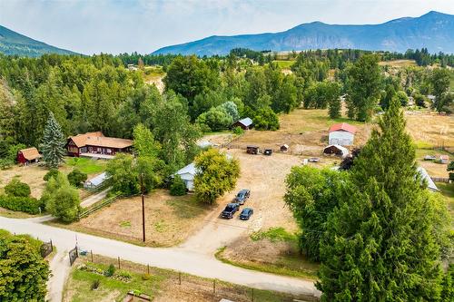 1117 15Th Avenue, Creston, BC - Outdoor With View