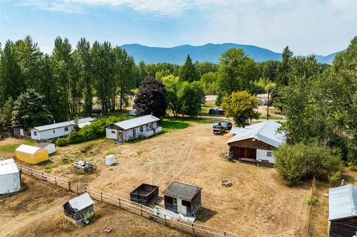 1117 15Th Avenue, Creston, BC - Outdoor