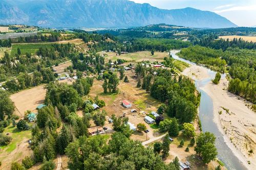 1117 15Th Avenue, Creston, BC - Outdoor With View