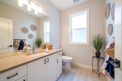 2644 Willowbrae Drive, Kamloops, BC - Indoor Photo Showing Bathroom