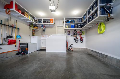 2644 Willowbrae Drive, Kamloops, BC - Indoor Photo Showing Garage