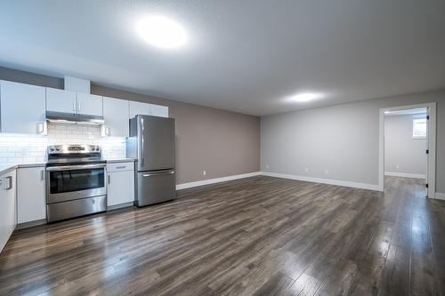 2644 Willowbrae Drive, Kamloops, BC - Indoor Photo Showing Kitchen