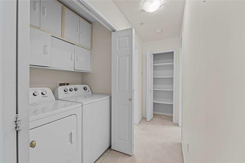 204-120 Vernon Avenue, Kamloops, BC - Indoor Photo Showing Laundry Room