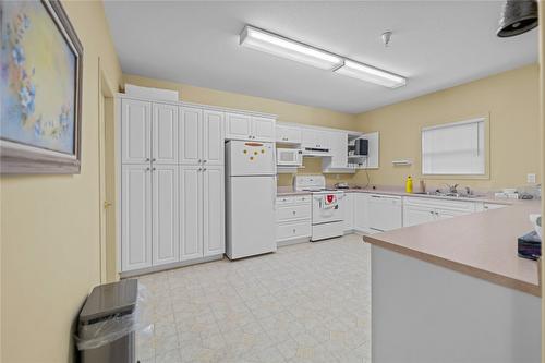 204-120 Vernon Avenue, Kamloops, BC - Indoor Photo Showing Kitchen