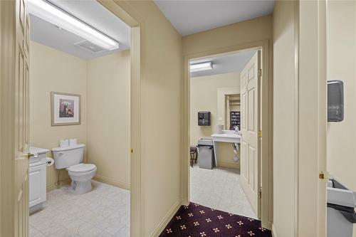 204-120 Vernon Avenue, Kamloops, BC - Indoor Photo Showing Bathroom