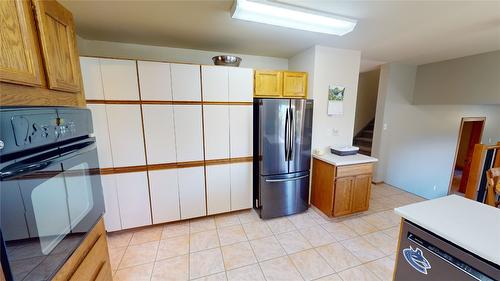 2201 29Th Street, Cranbrook, BC - Indoor Photo Showing Kitchen