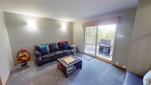 2201 29Th Street, Cranbrook, BC - Indoor Photo Showing Living Room