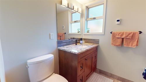 2201 29Th Street, Cranbrook, BC - Indoor Photo Showing Bathroom