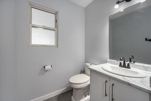 30-383 Columbia St W Street, Kamloops, BC - Indoor Photo Showing Bathroom