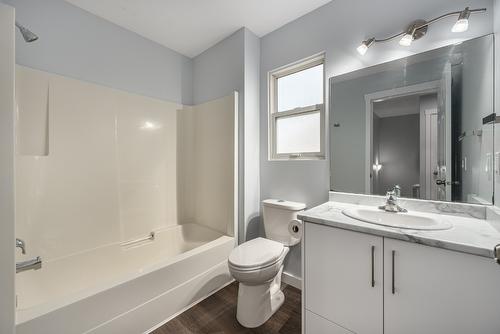 30-383 Columbia St W Street, Kamloops, BC - Indoor Photo Showing Bathroom