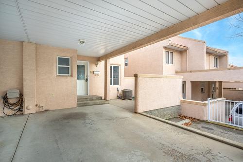 30-383 Columbia St W Street, Kamloops, BC - Outdoor With Exterior