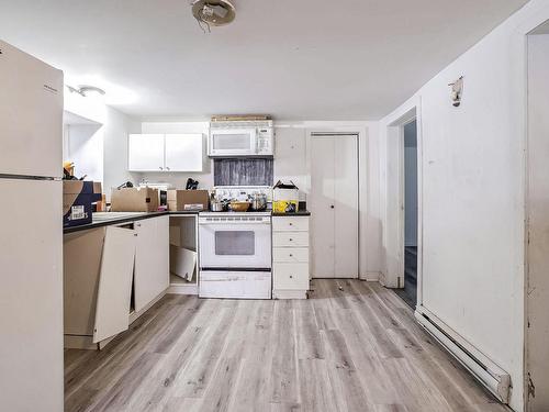 Kitchen - 16 1Re Avenue, Boisbriand, QC - Indoor Photo Showing Kitchen