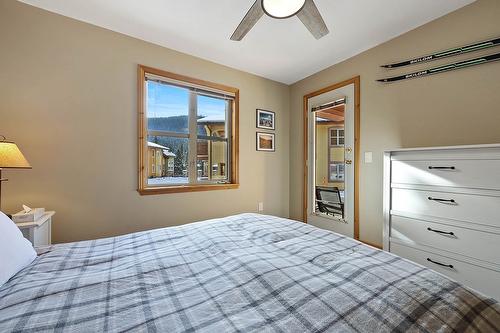 21-6005 Valley Drive, Sun Peaks, BC - Indoor Photo Showing Bedroom