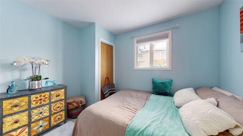 445 2Nd Avenue, Kimberley, BC - Indoor Photo Showing Bedroom