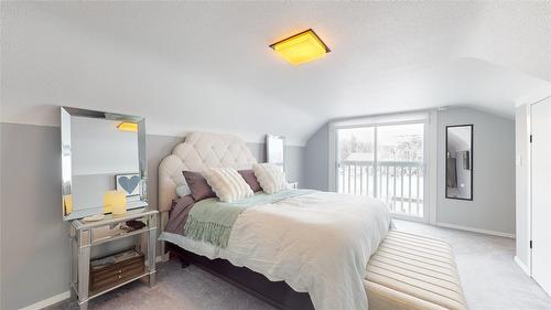 445 2Nd Avenue, Kimberley, BC - Indoor Photo Showing Bedroom