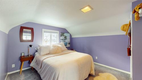 445 2Nd Avenue, Kimberley, BC - Indoor Photo Showing Bedroom