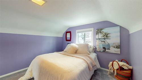 445 2Nd Avenue, Kimberley, BC - Indoor Photo Showing Bedroom