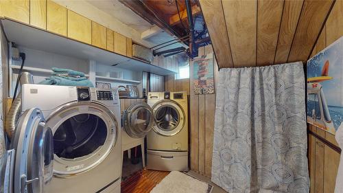 445 2Nd Avenue, Kimberley, BC - Indoor Photo Showing Laundry Room