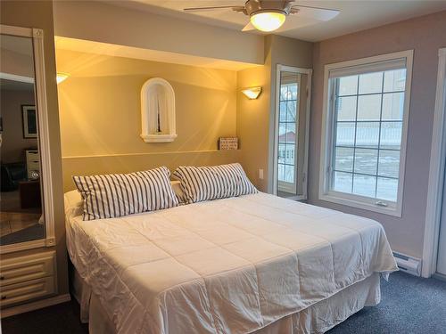 5005B-5052 Riverview Road Road, Fairmont Hot Springs, BC - Indoor Photo Showing Bedroom